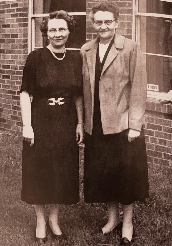 Estella Baldwin (L) and Marion Jenkins (R