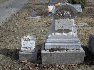 Georgia May Bethels two headstones