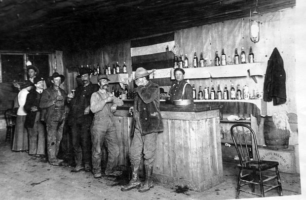 Grand Forks Saloon, 1908