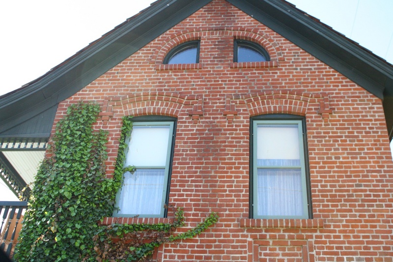 Pietsch house 2 (resized).jpg